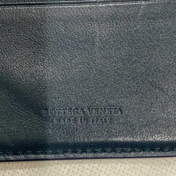 Bottega Veneta Leather Compact Wallet - Picture 5 of 9